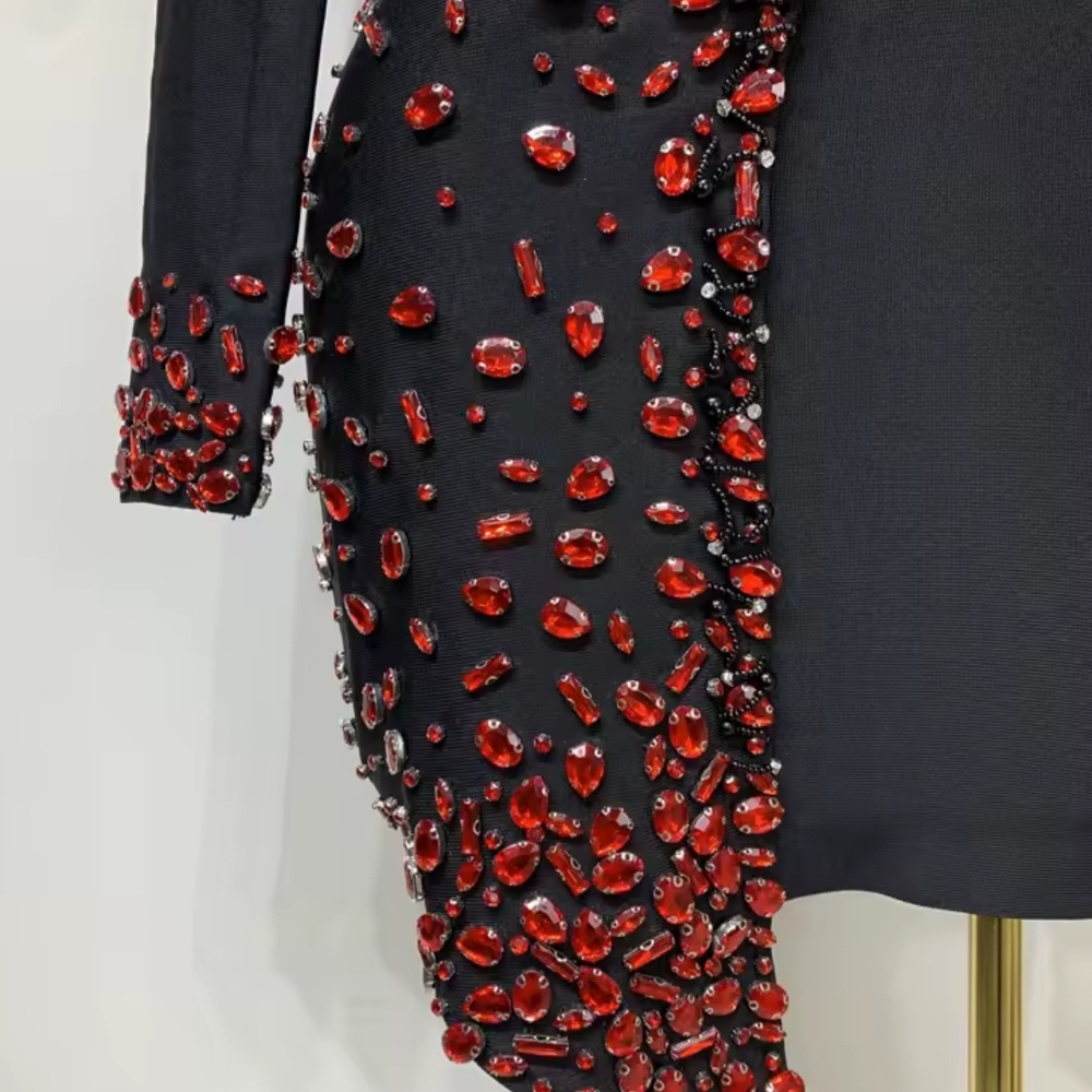 Elegant Black Dress with Red Embellishments - Picture 6 of 6